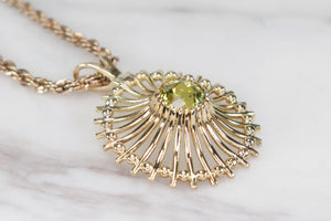 MID CENTURY c1960 YELLOW/GREEN SAPPHIRE PENDANT ON 18ct YELLOW GOLD