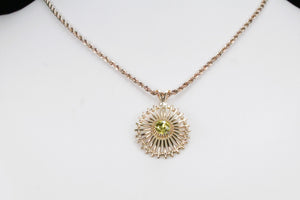 MID CENTURY c1960 YELLOW/GREEN SAPPHIRE PENDANT ON 18ct YELLOW GOLD