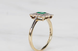 ORIGINAL ART DECO c1930 EMERALD & DIAMOND HALO RING ON 18ct YELLOW GOLD & PLATINUM