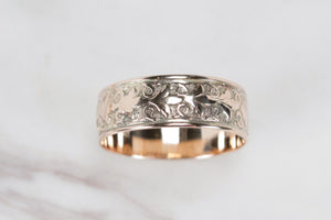 ANTIQUE EDWARDIAN c1910 ETCHED BAND RING ON 9ct YELLOW GOLD