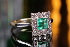 ORIGINAL ART DECO c1930 EMERALD & DIAMOND HALO RING ON 18ct YELLOW GOLD & PLATINUM