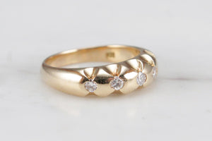 MODERN ESTATE FIVE STONE DIMAOND RING ON 18ct YELLOW GOLD