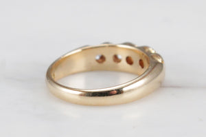 MODERN ESTATE FIVE STONE DIMAOND RING ON 18ct YELLOW GOLD