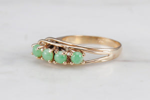 VINTAGE MID CENTURY C1960 JADE RING ON 14ct YELLOW GOLD