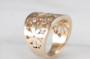 RETRO FILIGREE FLOWER RING ON 9ct YELLOW GOLD