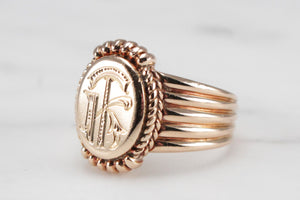 ANTIQUE EDWARDIAN HEAVY SIGNET RING ON 18ct YELLOW GOLD