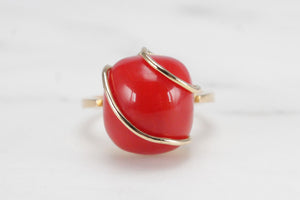 MID CENTURY c1960 CORAL RING ON 18ct YELLOW GOLD