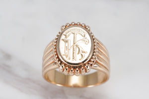 ANTIQUE EDWARDIAN HEAVY SIGNET RING ON 18ct YELLOW GOLD