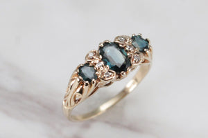 RETRO c1970 ANTIQUE STYLE TEAL SAPPHIRE & DIAMOND RING ON 9ct YELLOW GOLD