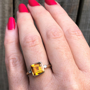 MODERN 2.5ct CITRINE & DIAMOND RING ON 9ct YELLOW GOLD