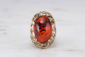 MID CENTURY CHERRY AMBER RING ON 14ct YELLOW GOLD