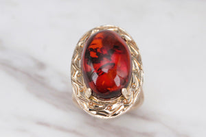 MID CENTURY CHERRY AMBER RING ON 14ct YELLOW GOLD