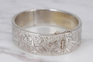 VINTAGE ESTATE ENGRAVED HINGED CUFF ON FRENCH SILVER