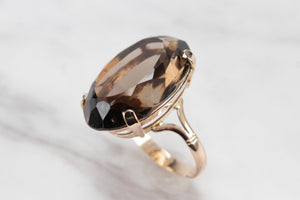 VINTAGE MID CENTURY c1960 20.5ct SMOKY QUARTZ COCKTAIL RING ON 18ct YELLOW GOLD