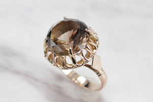 VINTAGE MID CENTURY 7ct SMOKY QUARTZ COCKTAIL RING ON 14ct YELLOW GOLD