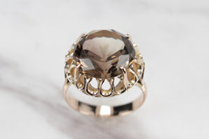 VINTAGE MID CENTURY 7ct SMOKY QUARTZ COCKTAIL RING ON 14ct YELLOW GOLD