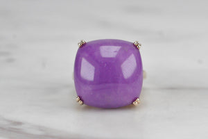 MODERN BESPOKE LAVENDER JADE COCKTAIL RING ON 9ct YELLOW GOLD