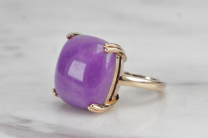 MODERN BESPOKE LAVENDER JADE COCKTAIL RING ON 9ct YELLOW GOLD