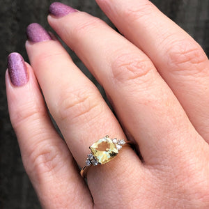 MODERN ESTATE HELIODOR & DIAMOND RING ON 14ct YELLOW GOLD