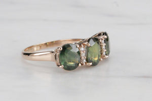 VINTAGE c1960/70 NATURAL AUSTRALIAN GREEN SAPPHIRE & DIAMOND RING ON 14ct YELLOW GOLD