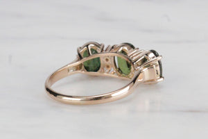 VINTAGE c1960/70 NATURAL AUSTRALIAN GREEN SAPPHIRE & DIAMOND RING ON 14ct YELLOW GOLD