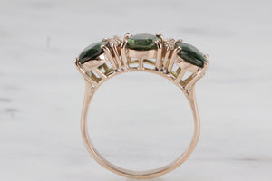 VINTAGE c1960/70 NATURAL AUSTRALIAN GREEN SAPPHIRE & DIAMOND RING ON 14ct YELLOW GOLD