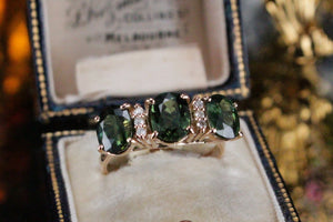 VINTAGE c1960/70 NATURAL AUSTRALIAN GREEN SAPPHIRE & DIAMOND RING ON 14ct YELLOW GOLD