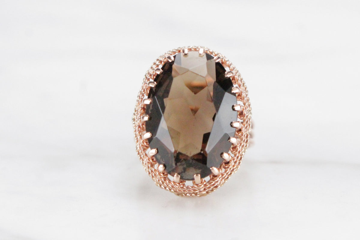VINTAGE MID CENTURY C1960 11.2ct SMOKY QUARTZ RING ON 14ct YELLOW GOLD
