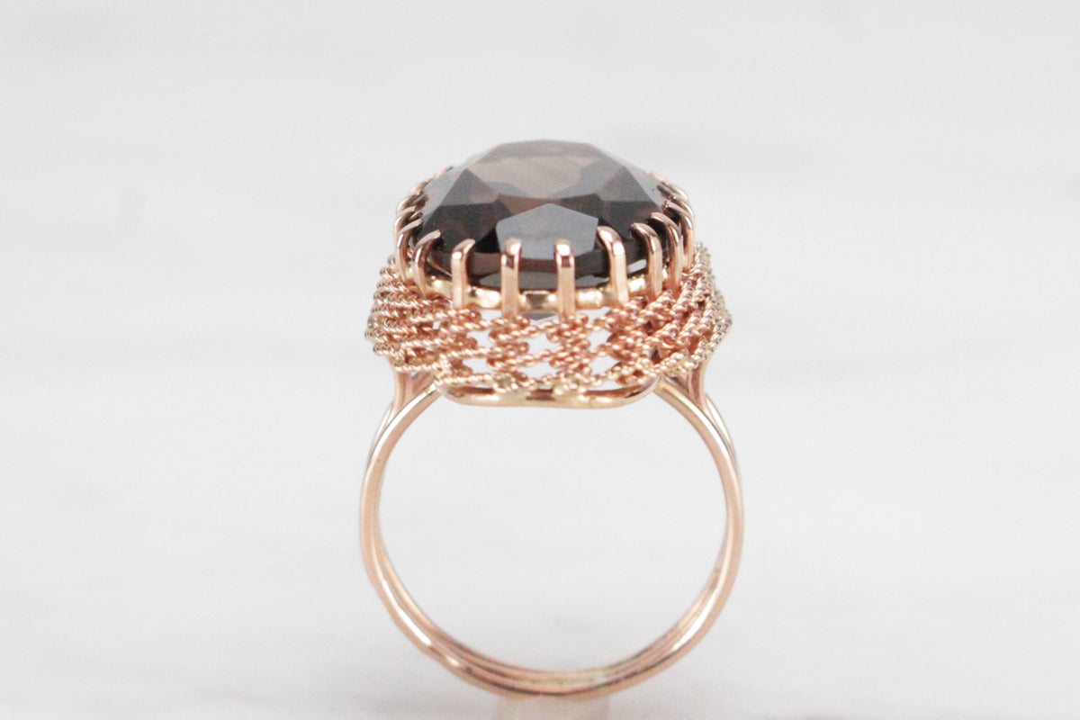 VINTAGE MID CENTURY C1960 11.2ct SMOKY QUARTZ RING ON 14ct YELLOW GOLD