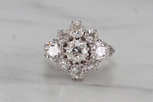 VINTAGE 3.08ct DIAMOND CLUSTER RING ON 18ct WHITE GOLD