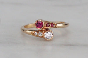 ANTIQUE EDWARDIAN c1913 FRENCH RUBY & DIAMOND TOI ET MOI RING ON 18ct YELLOW GOLD