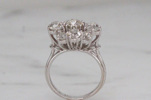 VINTAGE 3.08ct DIAMOND CLUSTER RING ON 18ct WHITE GOLD