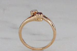 ANTIQUE EDWARDIAN c1913 FRENCH RUBY & DIAMOND TOI ET MOI RING ON 18ct YELLOW GOLD