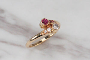 ANTIQUE EDWARDIAN c1913 FRENCH RUBY & DIAMOND TOI ET MOI RING ON 18ct YELLOW GOLD