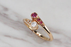 ANTIQUE EDWARDIAN c1913 FRENCH RUBY & DIAMOND TOI ET MOI RING ON 18ct YELLOW GOLD