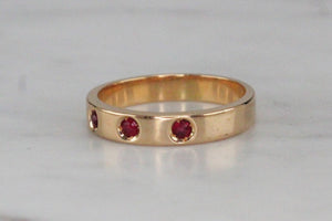 RETRO ESTATE FLUSH SET RUBY RING ON 18ct YELLOW GOLD