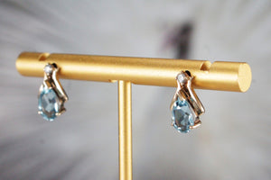 RETRO AQUAMARINE & DIAMOND EAR STUDS ON 9ct YELLOW GOLD