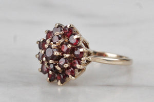 MID CENTURY c1968 PYROPE GARNET CLUSTER RING ON 9ct YELLOW GOLD