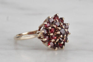 MID CENTURY c1968 PYROPE GARNET CLUSTER RING ON 9ct YELLOW GOLD