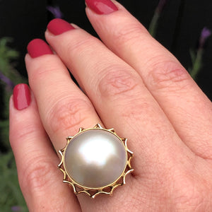 VINTAGE MID CENTURY c1960 MABE PEARL RING ON 14ct YELLOW GOLD