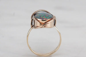 MID CENTURY AUSTRALIAN OPAL TRIPLET ON 9ct YELLOW GOLD