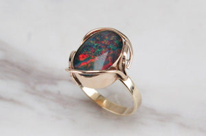 MID CENTURY AUSTRALIAN OPAL TRIPLET ON 9ct YELLOW GOLD