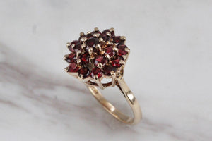 MID CENTURY c1968 PYROPE GARNET CLUSTER RING ON 9ct YELLOW GOLD