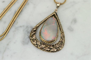 ANTIQUE AUSTRALIAN ARTS AND CRAFTS c1920-40 SOLID OPAL PENDANT ON 9ct YELLOW GOLD