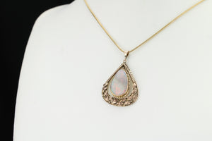 ANTIQUE AUSTRALIAN ARTS AND CRAFTS c1920-40 SOLID OPAL PENDANT ON 9ct YELLOW GOLD