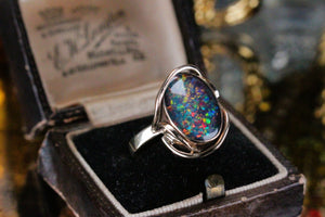 MID CENTURY AUSTRALIAN OPAL TRIPLET ON 9ct YELLOW GOLD