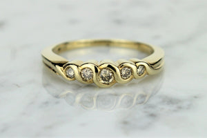 VINTAGE ESTATE FIVE STONE COGNAC DIAMOND RING ON 9ct YELLOW GOLD