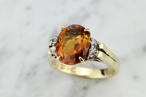 VINTAGE MANDARIN SPINEL & DIAMOND RING ON 14ct YELLOW GOLD