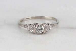 ANTIQUE ART DECO c1920 DIAMOND RING ON 18ct WHITE GOLD & PALLADIUM