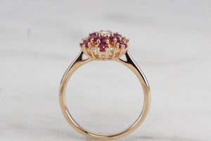 MODERN RUBY & DIAMOND CLUSTER RING ON 14ct YELLOW GOLD